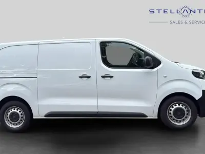 Käytetty Peugeot e-Expert 98 kW (134 HP) 2025 Valkoinen Van