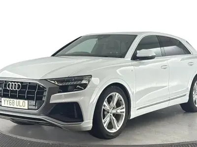 Używany Audi Q8 S-Line 286 KM (210 kW) 2018 Biały SUV