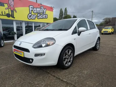 Usado Fiat Punto Easy Plus 69 HP (50 kW) 2018 Branco Citadino