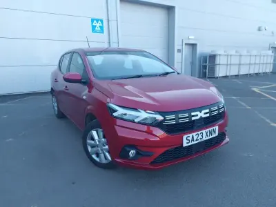 Begagnad Dacia Sandero Expression 91 HK (66 kW) 2023 Röd Halvkombi