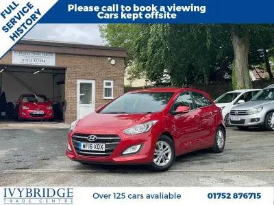 Used Hyundai i30 SE 110 HP (80 kW) 2016 Red Hatchback