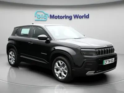 Ny Jeep Avenger EV Altitude 113 kW (154 HK) 2025 Svart SUV