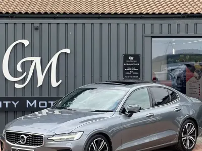 Usado Volvo S60 R-Design 250 CV (183 kW) 2019 Gris Berlina