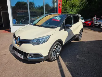 Used Renault Captur Dynamique 90 HP (66 kW) 2016 Cream/black SUV