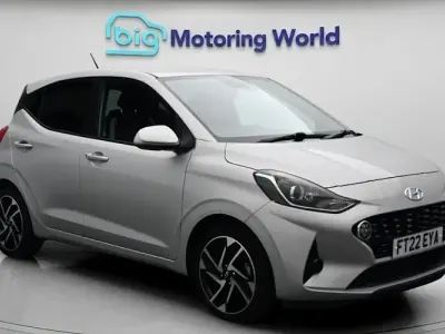 Used Hyundai i10 Premium 84 HP (61 kW) 2022 Silver Hatchback