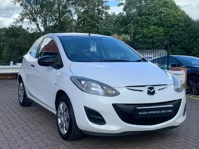 Used Mazda 2 75 HP (55 kW) 2012 White Hatchback