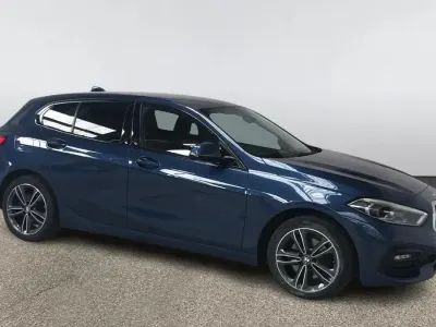Usado BMW 118 Sport Line 136 CV (100 kW) 2021 Azul Utilitario