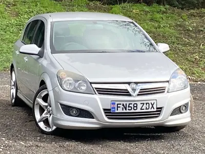 Second-hand Vauxhall Astra SRi 150 CP (110 kW) 2008 Argintiu Hatchback