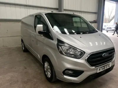 Used Ford Transit Custom Limited 130 HP (95 kW) 2019 Silver Van