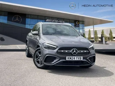 Usado Mercedes GLA200 Executive 163 HP (119 kW) 2024 Cinzento SUV