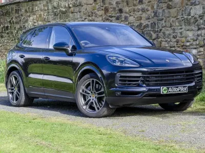 Usado Porsche Cayenne 440 HP (323 kW) 2018 Azul SUV