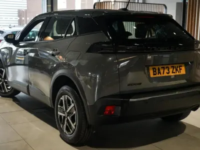 Used Peugeot 2008 Active 100 HP (73 kW) 2023 Grey SUV