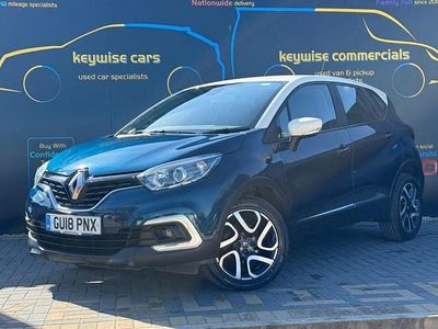 Used Renault Captur Dynamique 90 HP (66 kW) 2018 Blue/cream SUV