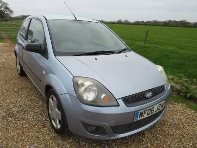 Used Ford Fiesta Zetec 75 HP (55 kW) 2006 Blue Hatchback