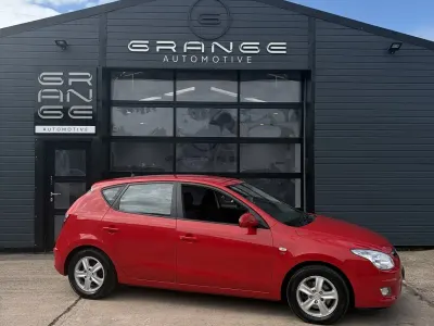 Used Hyundai i30 Comfort 116 HP (85 kW) 2009 Red Hatchback