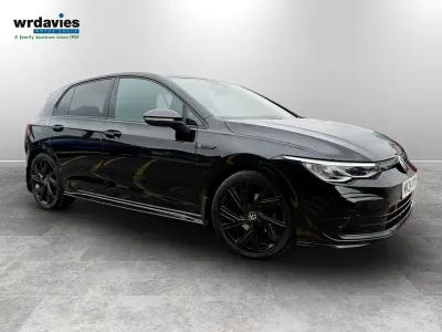 Second-hand VW Golf VIII R-line 150 CP (110 kW) 2024 Negru Hatchback