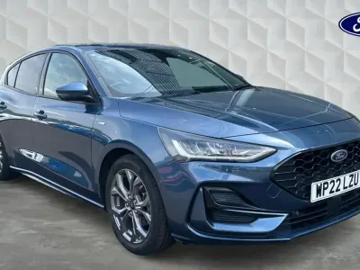 Used Ford Focus ST-Line 123 HP (90 kW) 2022 Blue Hatchback