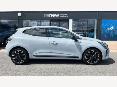 New Renault Clio Techno 2026 Black Hatchback