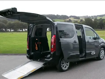 Used Citroën Berlingo Feel 101 HP (74 kW) 2019 Grey MPV