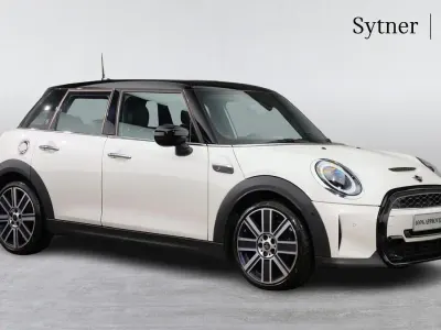 Gebraucht Mini Cooper S Exclusive 176 PS (129 kW) 2023 Weiß Kleinwagen