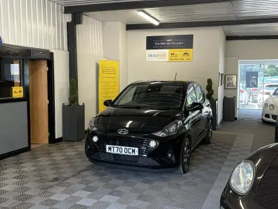 Used Hyundai i10 Premium 84 HP (61 kW) 2021 Black Hatchback