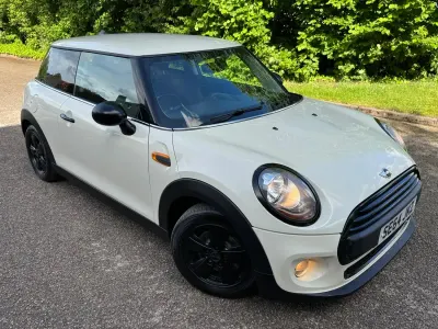 Used Mini ONE Hatch 102 HP (75 kW) 2015 White Hatchback