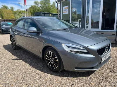 Used Volvo V40 Momentum 122 HP (89 kW) 2018 Grey Hatchback