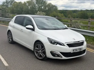 Used Peugeot 308 156 HP (114 kW) 2014 White Hatchback