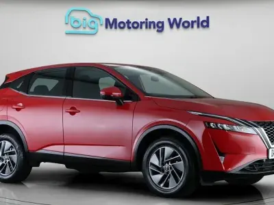 Used Nissan Qashqai Acenta Premium 158 HP (116 kW) 2023 Red SUV