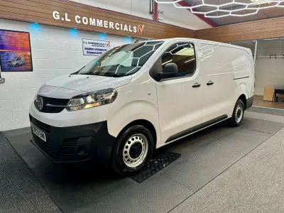 Used Vauxhall Vivaro S 100 HP (73 kW) 2023 White MPV