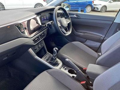 Usado VW Polo Life 80 CV (58 kW) 2024 Gris Utilitario