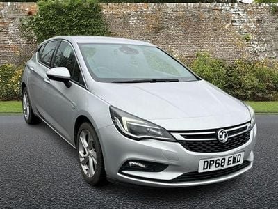 Used Vauxhall Astra SRi 105 HP (77 kW) 2018 Silver Hatchback
