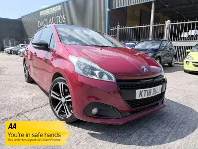 Gebraucht Peugeot 208 GT-line 100 PS (73 kW) 2018 Rot Kleinwagen