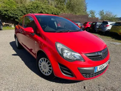Używany Vauxhall Corsa S 2014 Czerwony Hatchback
