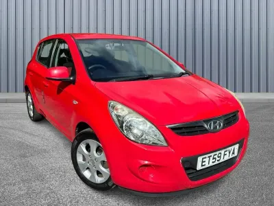 Used Hyundai i20 Comfort 101 HP (74 kW) 2010 Red Hatchback