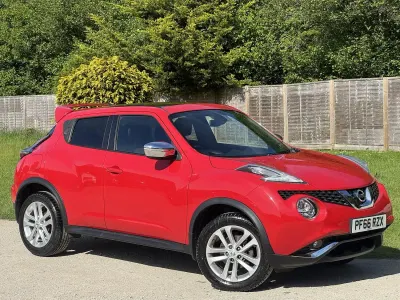 Used Nissan Juke N-Connecta 117 HP (86 kW) 2016 Red SUV