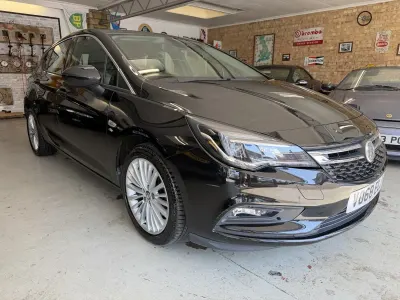 Used Vauxhall Astra Elite 200 HP (147 kW) 2018 Black Hatchback