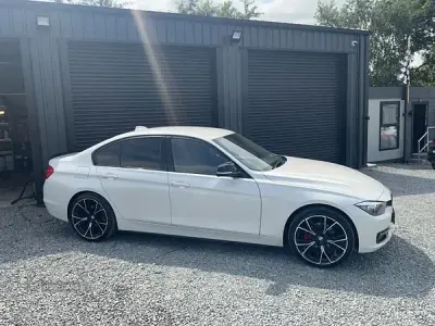 Used BMW 318 Sport Line 143 HP (105 kW) 2014 White Sedan