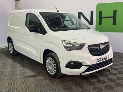 Second-hand Vauxhall Combo S 2023 Alb Monovolum