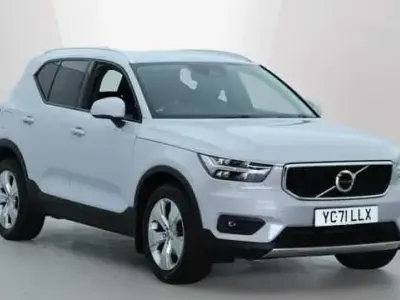 Używany Volvo XC40 Momentum 163 KM (119 kW) 2022 SUV