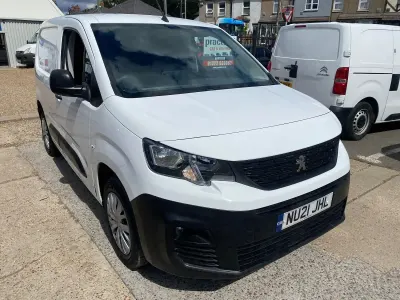 Used Peugeot Partner 131 HP (96 kW) 2021 White MPV