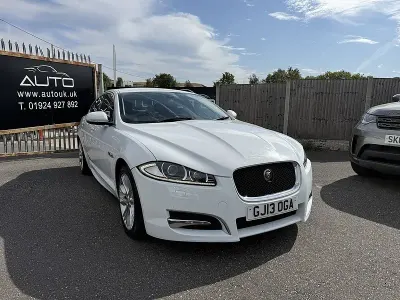 Used Jaguar XF 200 HP (147 kW) 2013 White Sedan