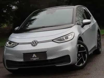 Usado VW ID.3 Pro Performance 150 kW (204 CV) 2020 Plateado Utilitario