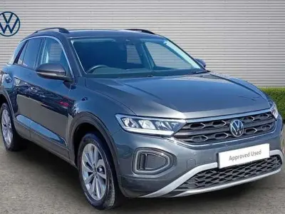 Usado VW T-Roc Match 150 HP (110 kW) 2024 Cinzento SUV