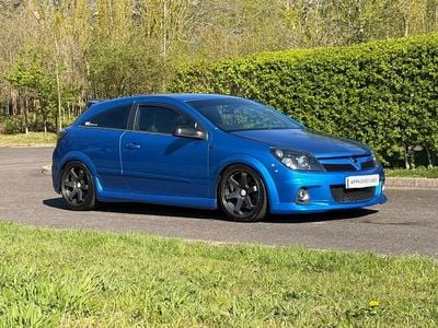 Used Vauxhall Astra 300 HP (220 kW) 2007 Blue Hatchback