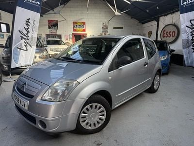 Used Citroën C2 60 HP (44 kW) 2008 Silver Hatchback