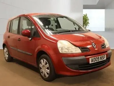 Used Renault Grand Modus Expression 73 HP (53 kW) 2009 Red MPV
