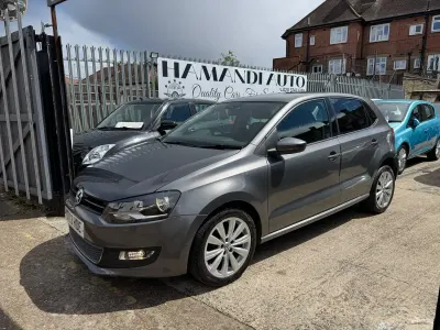 Usado VW Polo SEL 85 HP (62 kW) 2013 Cinzento Citadino