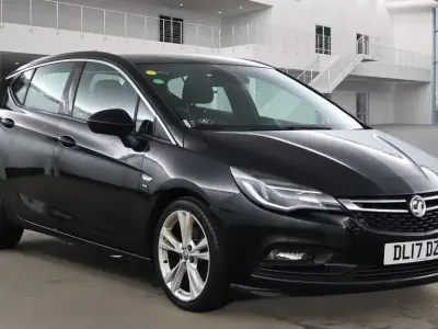 Second-hand Vauxhall Astra SRi 136 CP (100 kW) 2017 Negru Hatchback