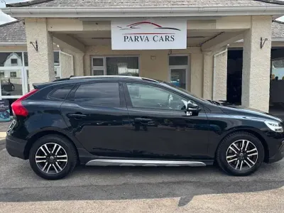 Used Volvo V40 Plus 152 HP (111 kW) 2019 Hatchback